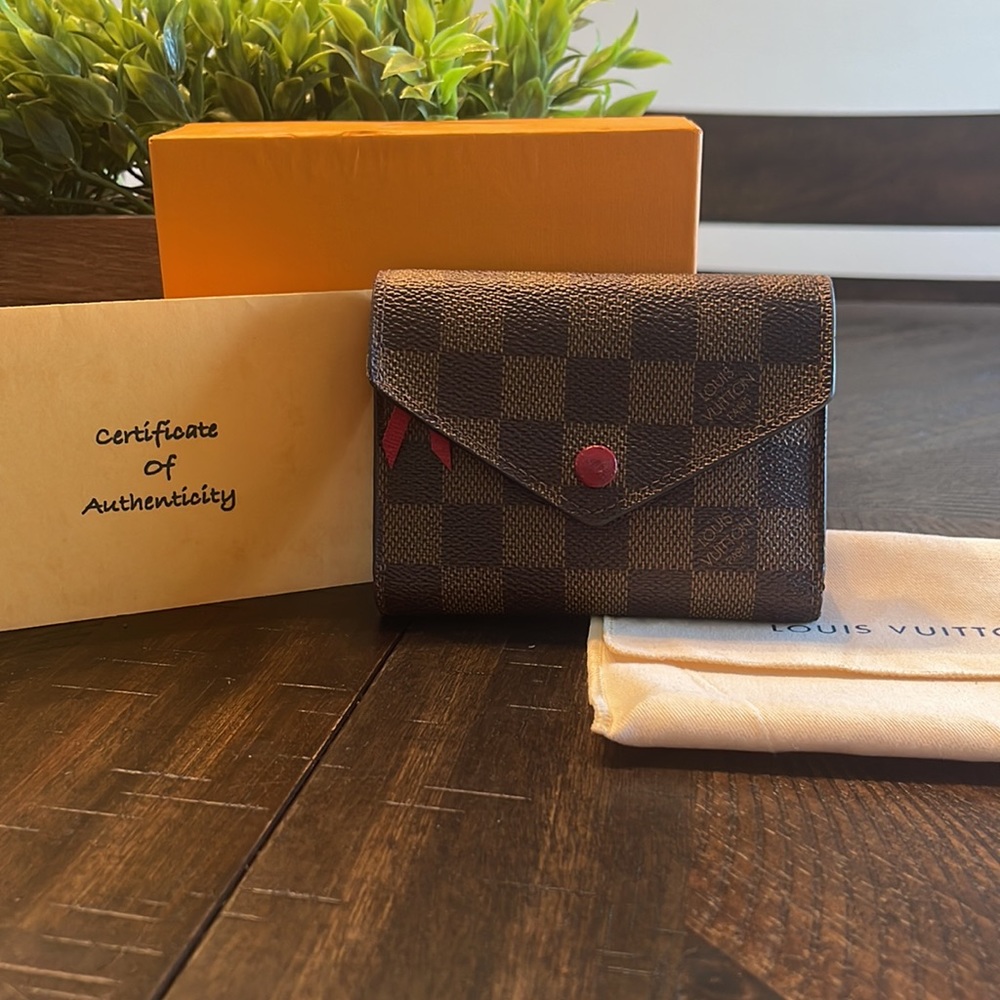 Louis Vuitton Damier Ebene Victorine Wallet